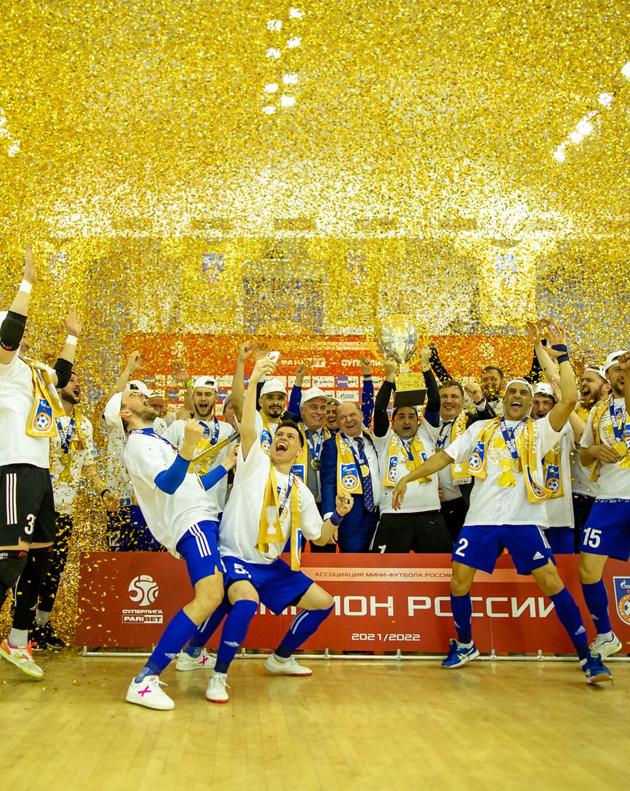 Клуб из 38-тысячного городка выиграл чемпионат России по футзалу. В финале югорчане победили столичных "коммунистов"