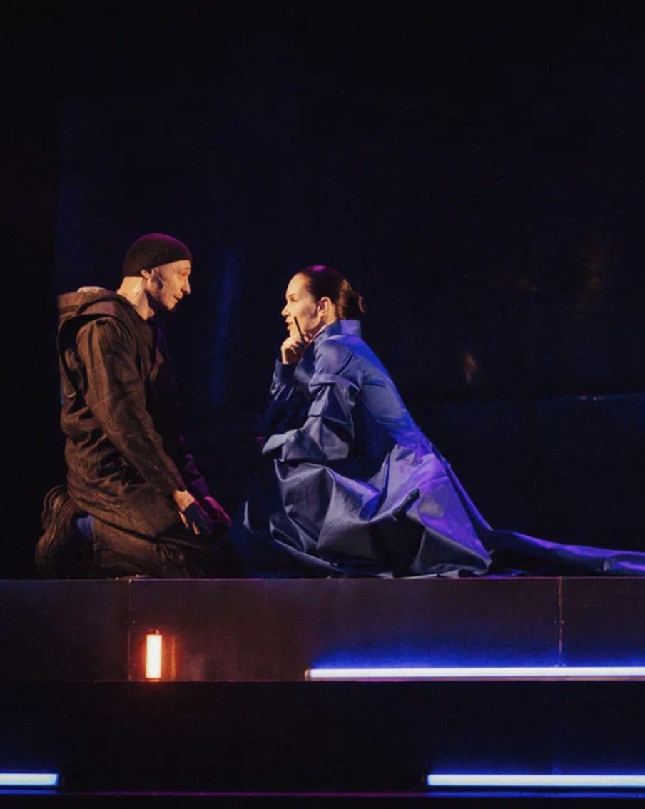 Узнали, где в антиутопии спряталась надежда. Каким получился спектакль "Мы" по роману Евгения Замятина