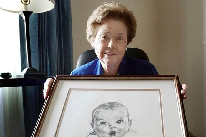 Девочка с "Алёнки" и мальчик с Kinder-шоколада: как сложилась судьба детей с упаковки продуктов