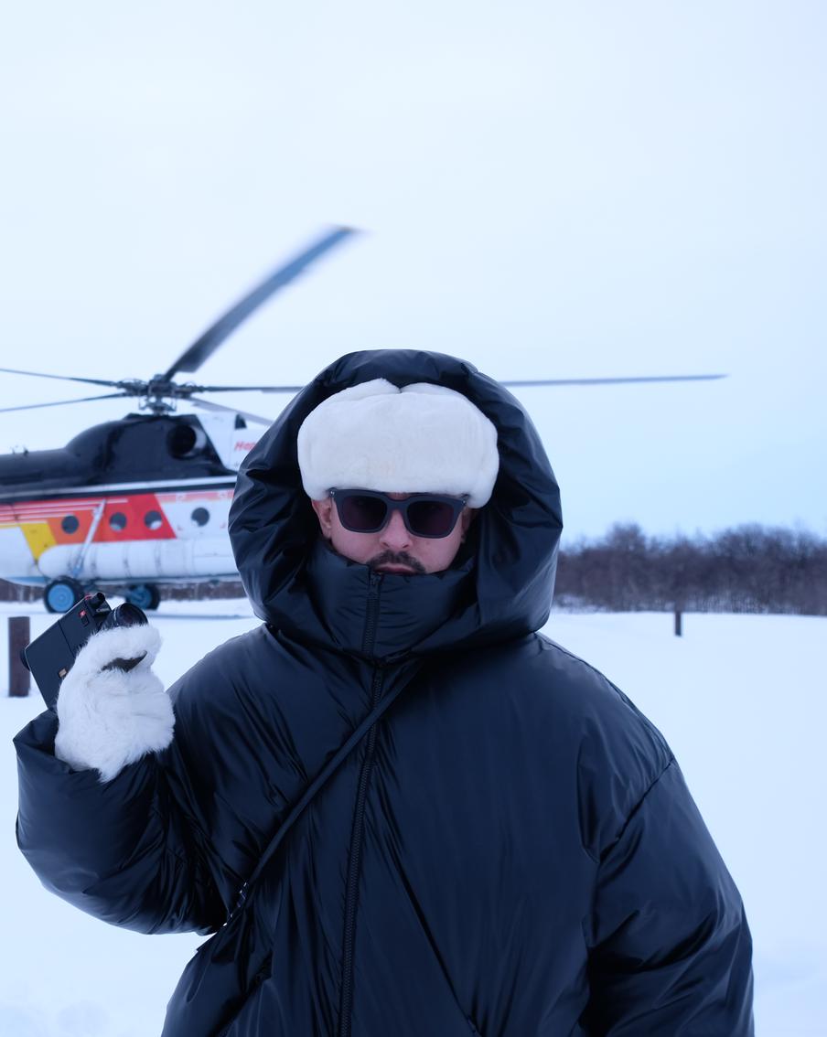 Денис Симачёв записал музыку Крайнего Севера. Модельер рассказал Metro о съёмках в фильме "Голоса Арктики"