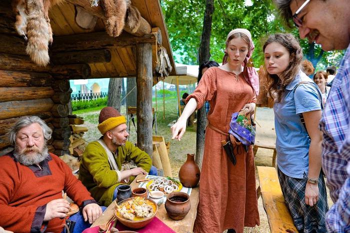 Европейские рыцари, римские легионеры и осадное оружие. В Москве стартует исторический фестиваль