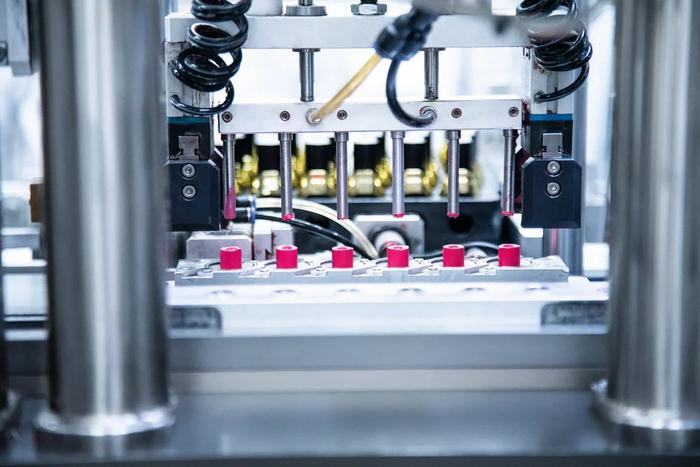 Помада любит погорячее, а тушь температуры боится