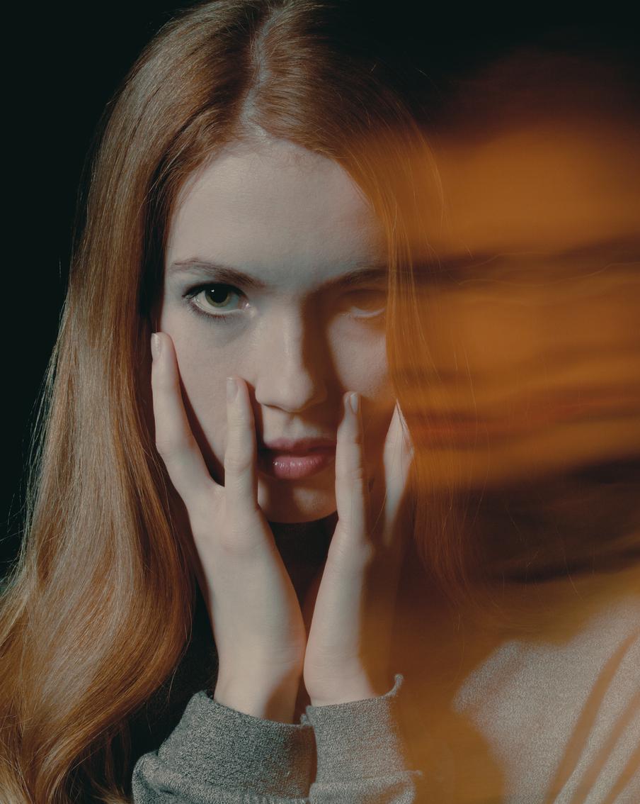 "Зэк живёт по понятиям, Ржетик надо всем угорает": москвичка с диссоциативным расстройством идентичности рассказала о себе