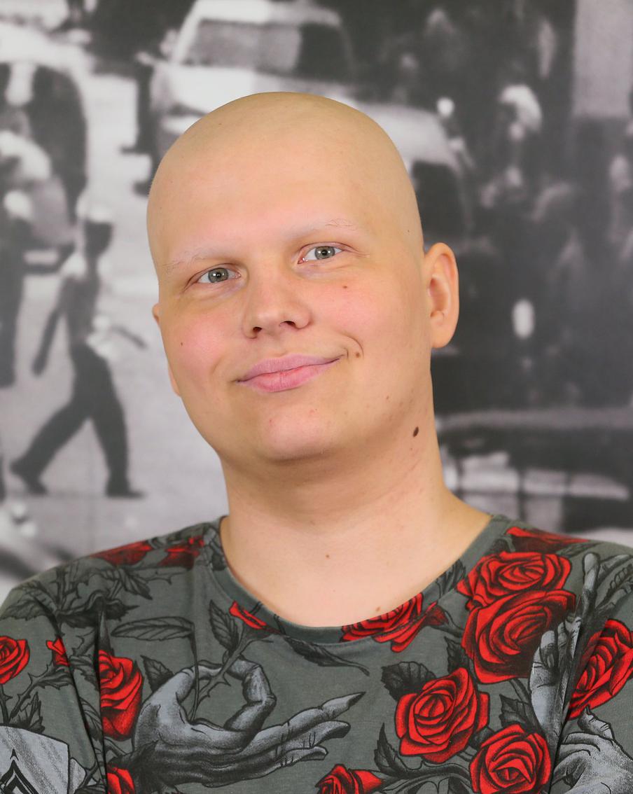 Наш коллега Олег Клещёв борется с раком. Он рассказал, как проходят его дни в больнице