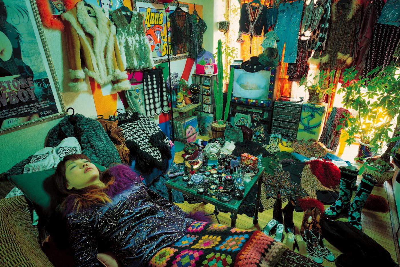 Хозяйка внушительной коллекции Anna Sui.