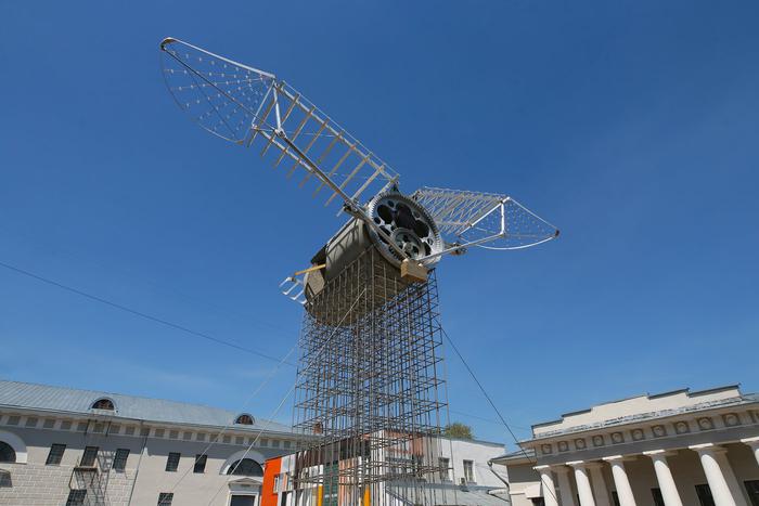 И взлетим, и поплаваем. Художник Александр Пономарёв приглашает в головокружительное путешествие