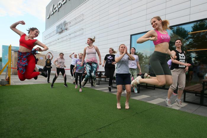 Репортёр Metro танцевала зумбу на крыше. Теперь каждый может сделать это бесплатно