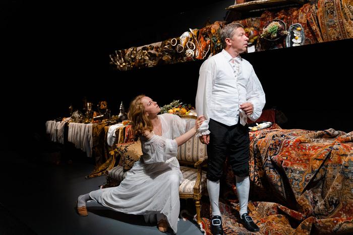 Госпожу де Турвель виконт съел на обед. Театр "Мастерская Петра Фоменко" представил премьеру спектакля "Опасные связи"