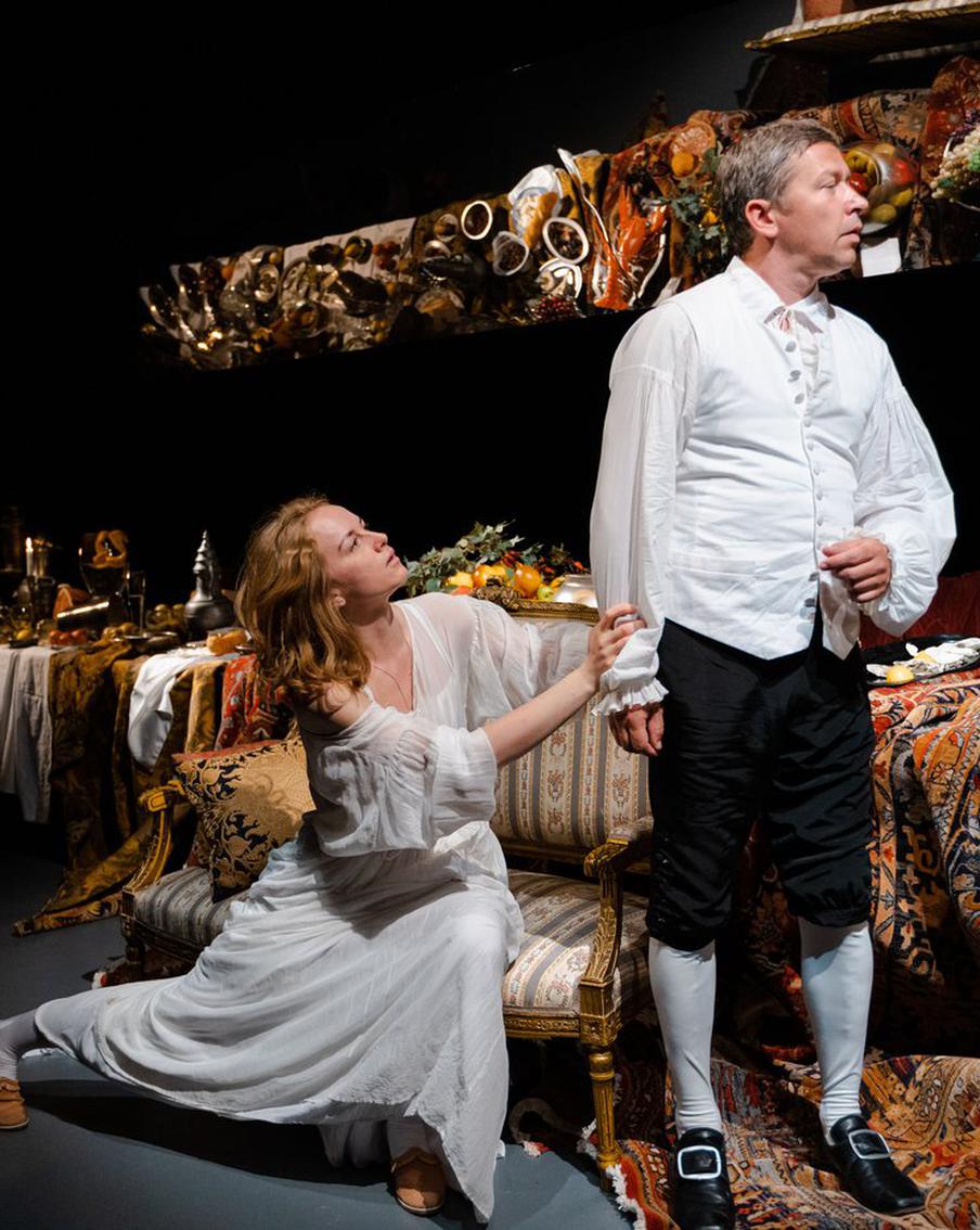 Госпожу де Турвель виконт съел на обед. Театр "Мастерская Петра Фоменко" представил премьеру спектакля "Опасные связи"