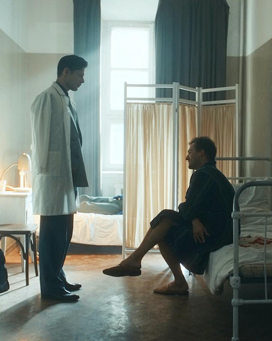 Вадим Покровский: "Я всю жизнь плыл против течения". Поговорили с прототипом главного героя сериала "Нулевой пациент"