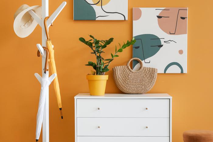 Маленькая прихожая может быть функциональной, если правильно организовать пространство