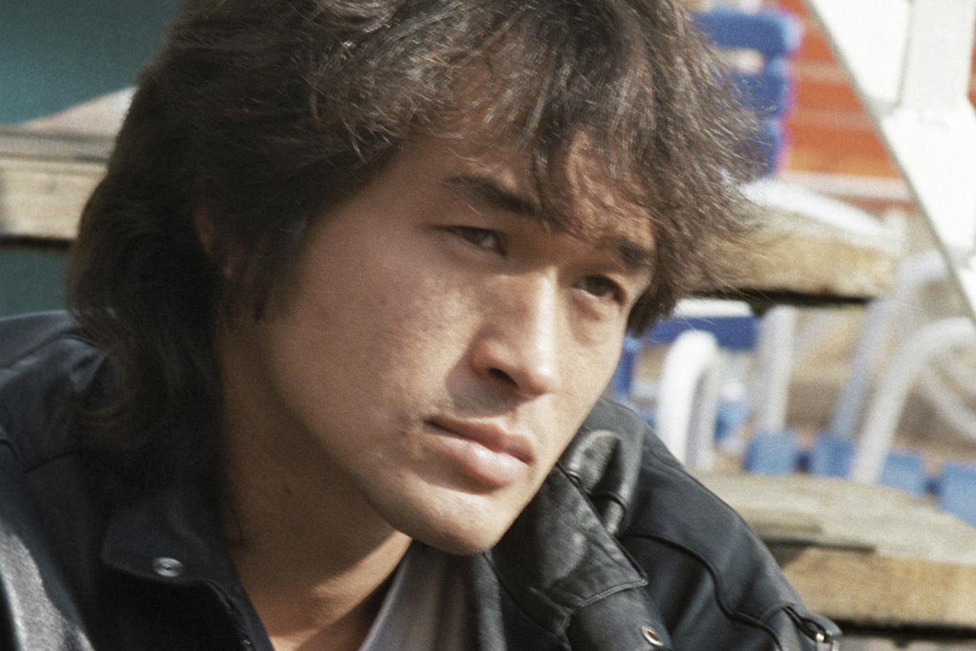 "Время есть, а денег нет и в гости некуда пойти". Проверь, сколько в тебе от лирического героя из песен Виктора Цоя