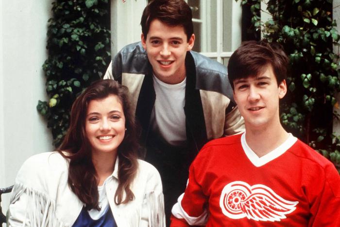 Когда уйдём со школьного двора: топ-5 фильмов о выпускниках на пороге взрослой жизни