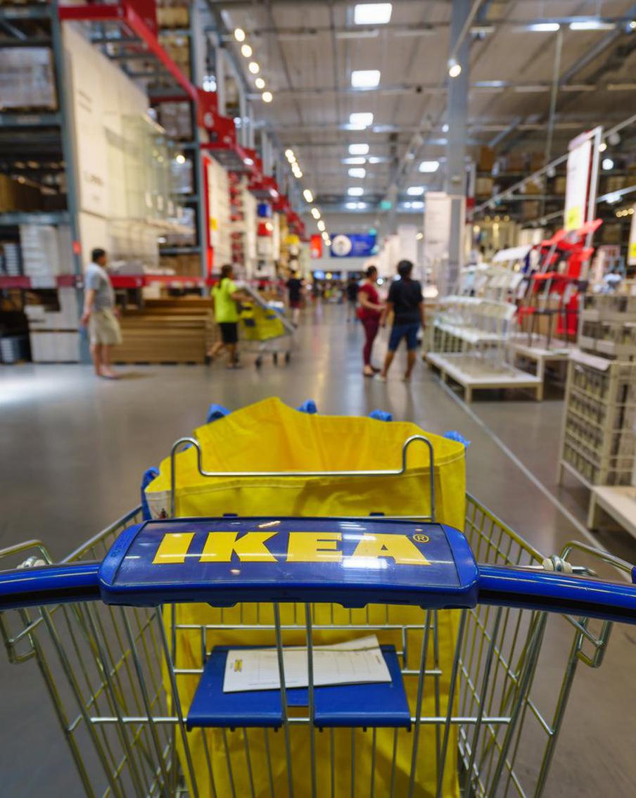 Прощальный ажиотаж вокруг бренда: в России началась распродажа товаров для сотрудников IKEA