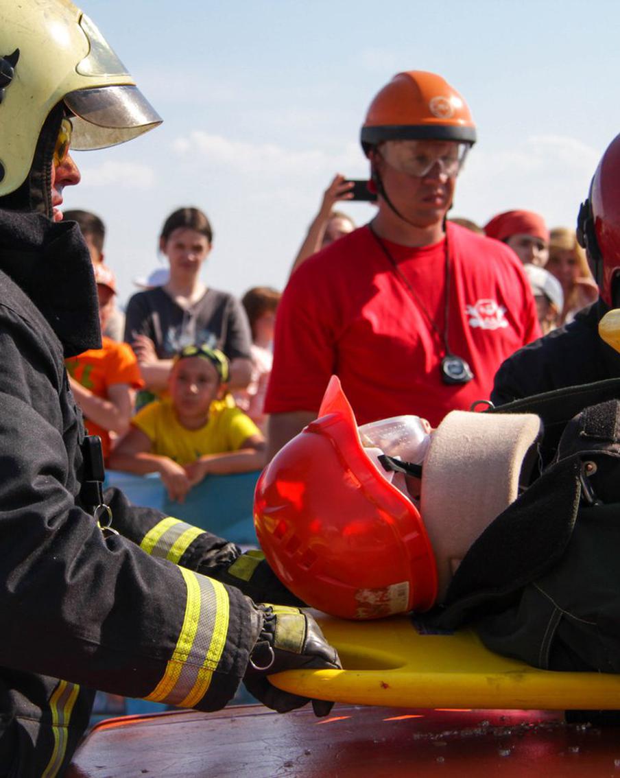 При спасении человека с ним нужно разговаривать