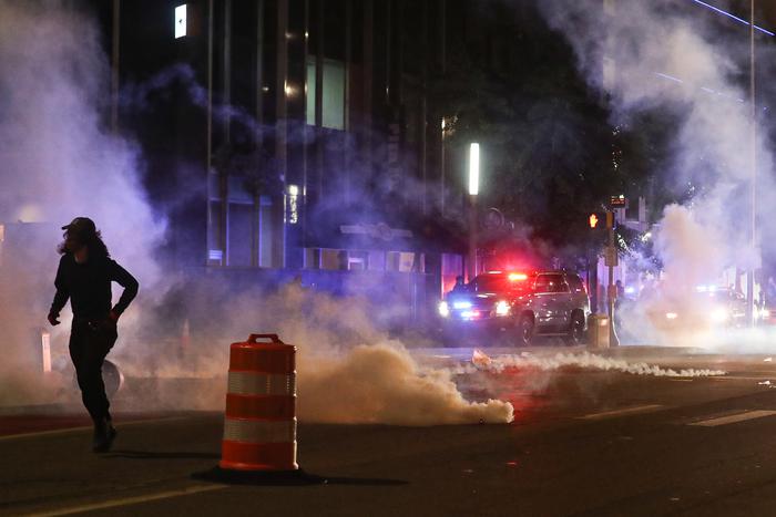 4 июля парад в честь Дня независимости в Америке омрачила стрельба. Есть убитые