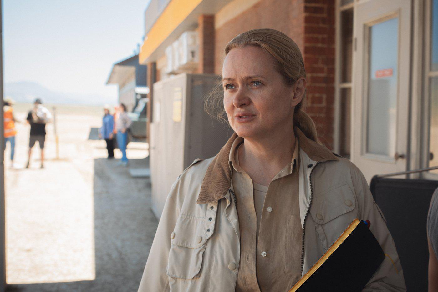 На съёмках картины "Повелитель ветра". Анна Михалкова играет жену Фёдорова Конюхова Ирину.