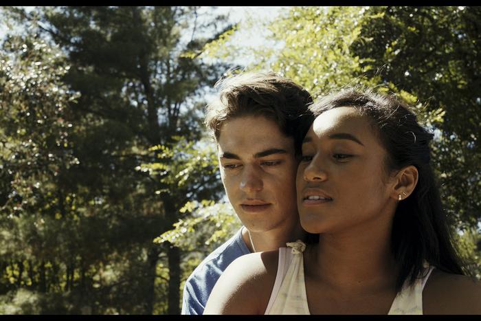 В прокат выходит романтическая мелодрама "Первая любовь". В фильме мало о любви, и вообще непонятно, что это было