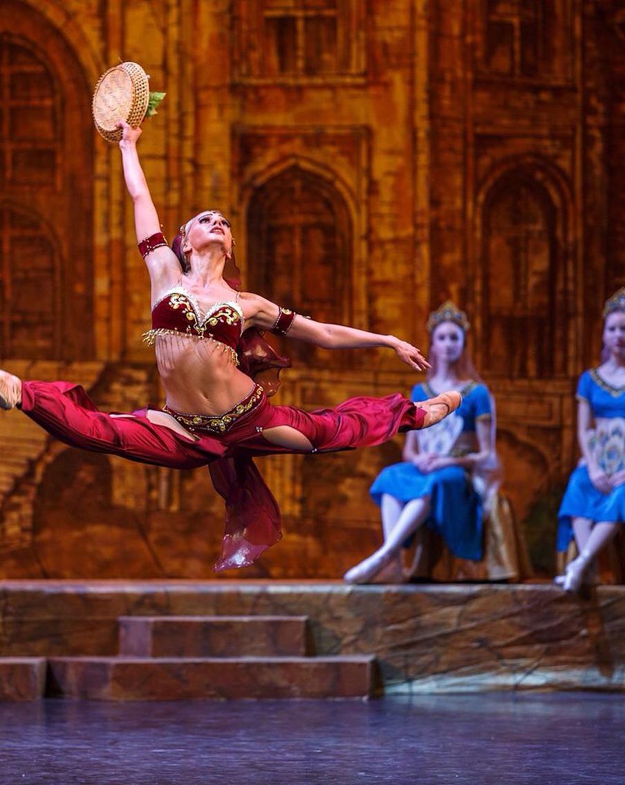 Балет лишает Одетту дней рождений. Поговорили с примой-балериной о сложностях профессии