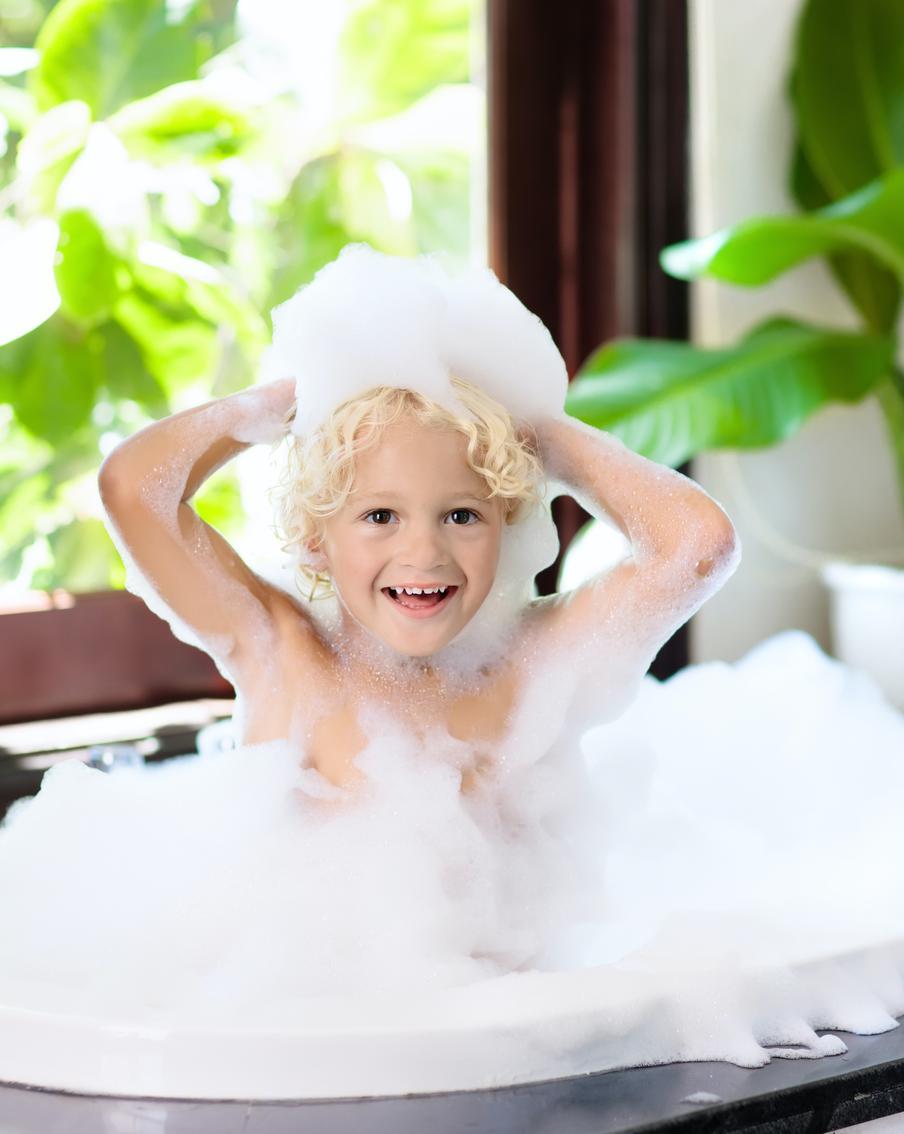 Чем шампунь для детей отличается от обычного, и подойдёт ли он взрослым