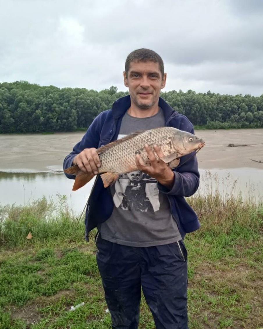 "До сих пор ощущение, будто он должен прийти и всё доделать": сестра шахтёра, погибшего в "Листвяжной", рассказала о горе