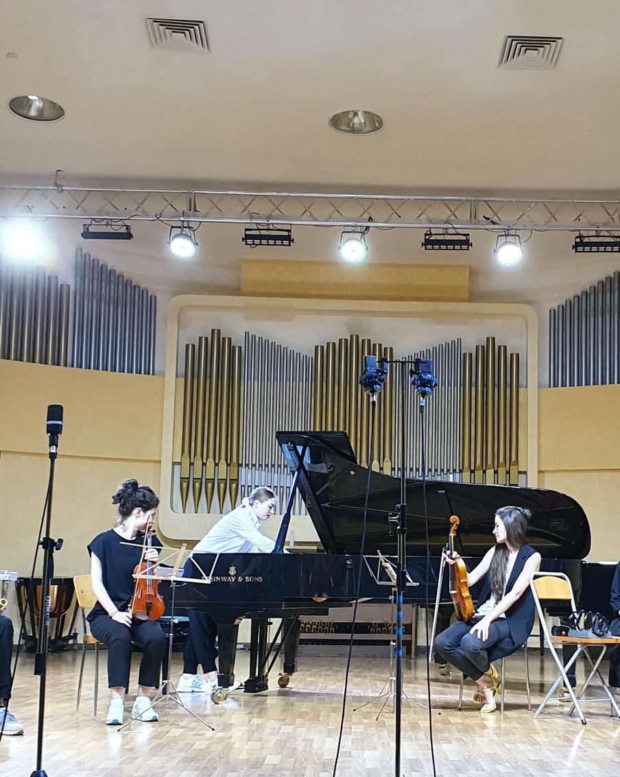 Как звучит "Девятый вал", если он накрыл орган и два фортепиано