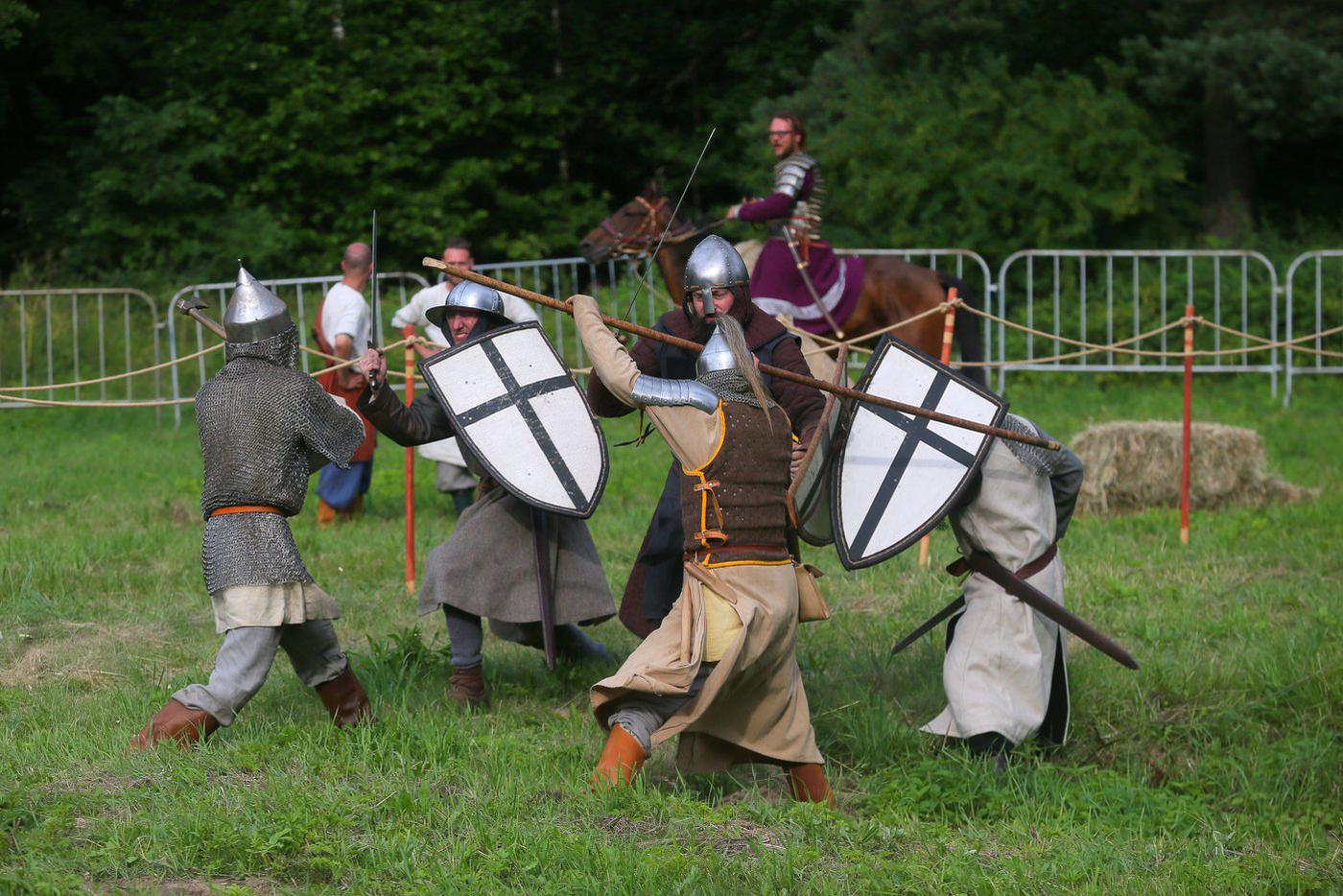 ... и бились с немецкими рыцарями.