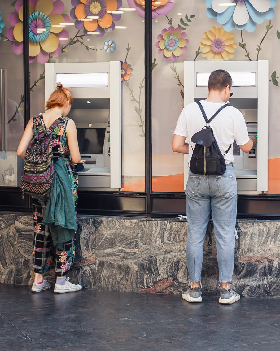 А работает ли принцип трёх мушкетёров в финансах, или один за всех, но кошельки-то разные