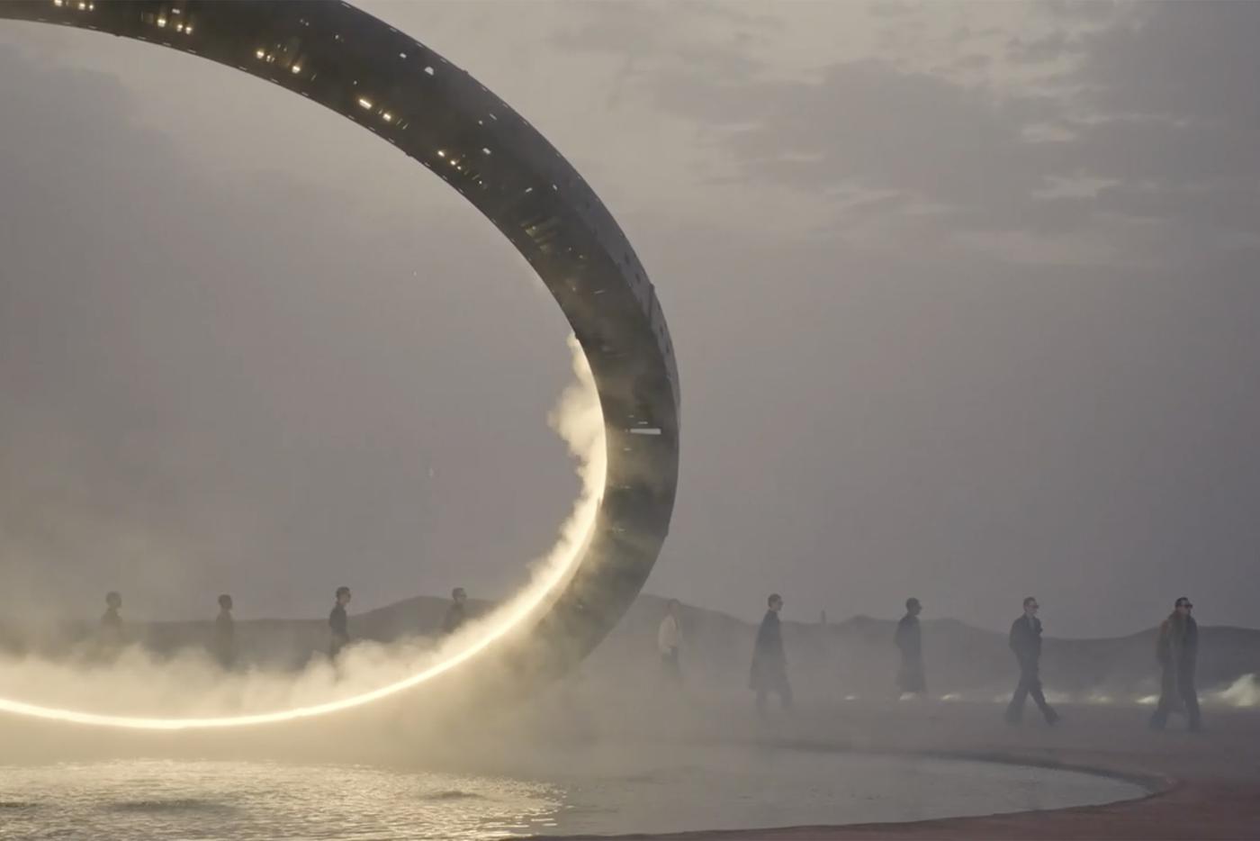 Показ мужской коллекции Saint Laurent SS23.