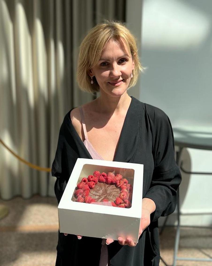 "Положить на глаз – не моя история". Оперная певица выступает и ведёт сладкий бизнес