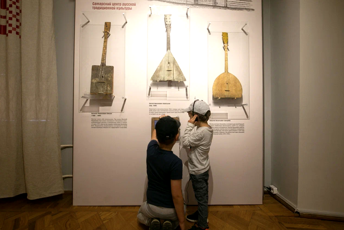 "Что за прелесть эта балалайка!" В Музее музыки открылась выставка коллекционных инструментов