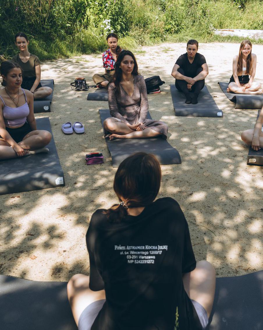 "Посмотрите внутрь себя, какой вы?": что вас ждёт на медитации в "Гараже"