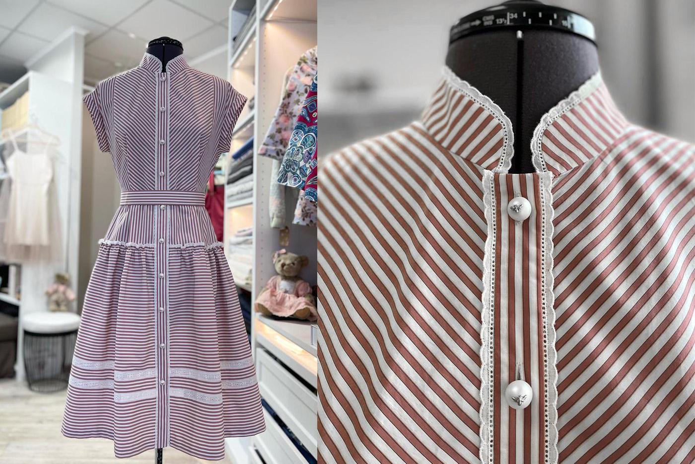 Платье из хлопка с винтажной отделкой можно освежить интересными пуговицами.