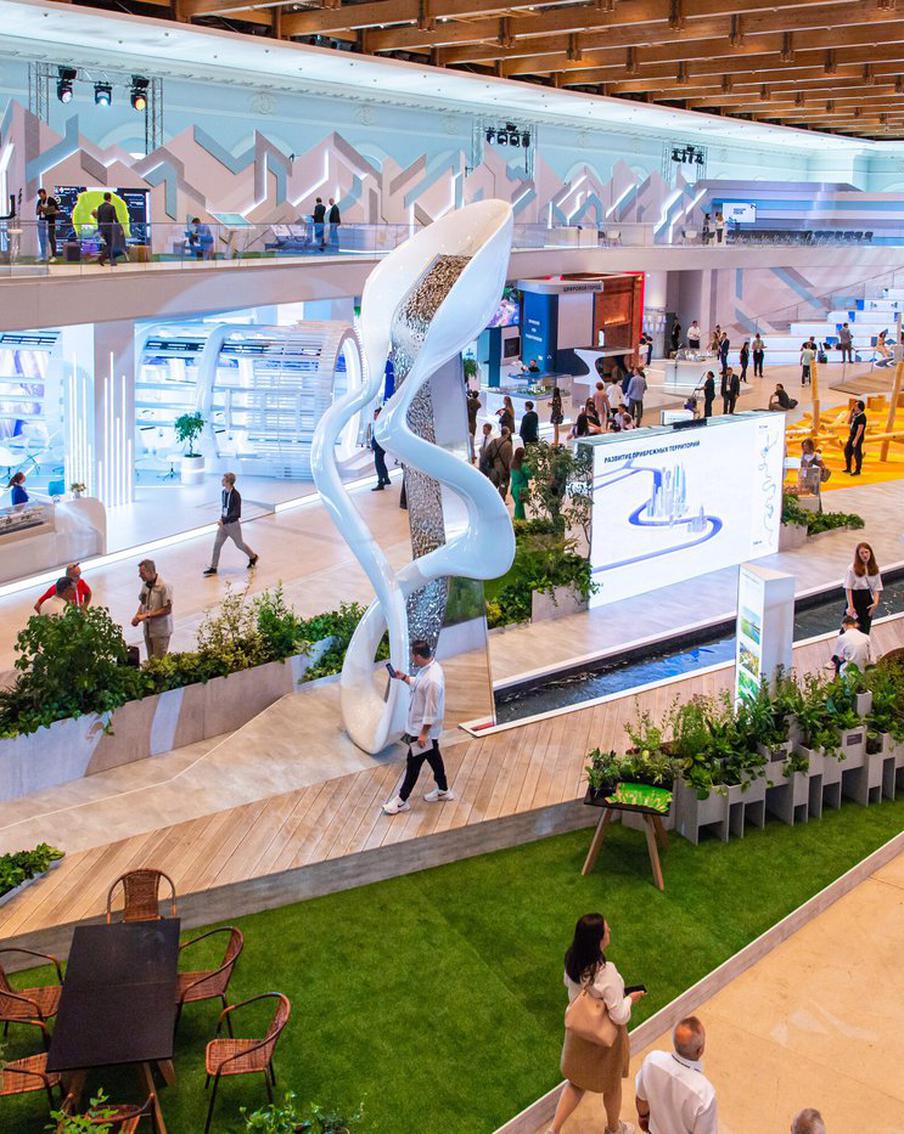 В ЦВЗ "Манеж" открылась выставка, которая покажет, как менялся город в последнее десятилетие