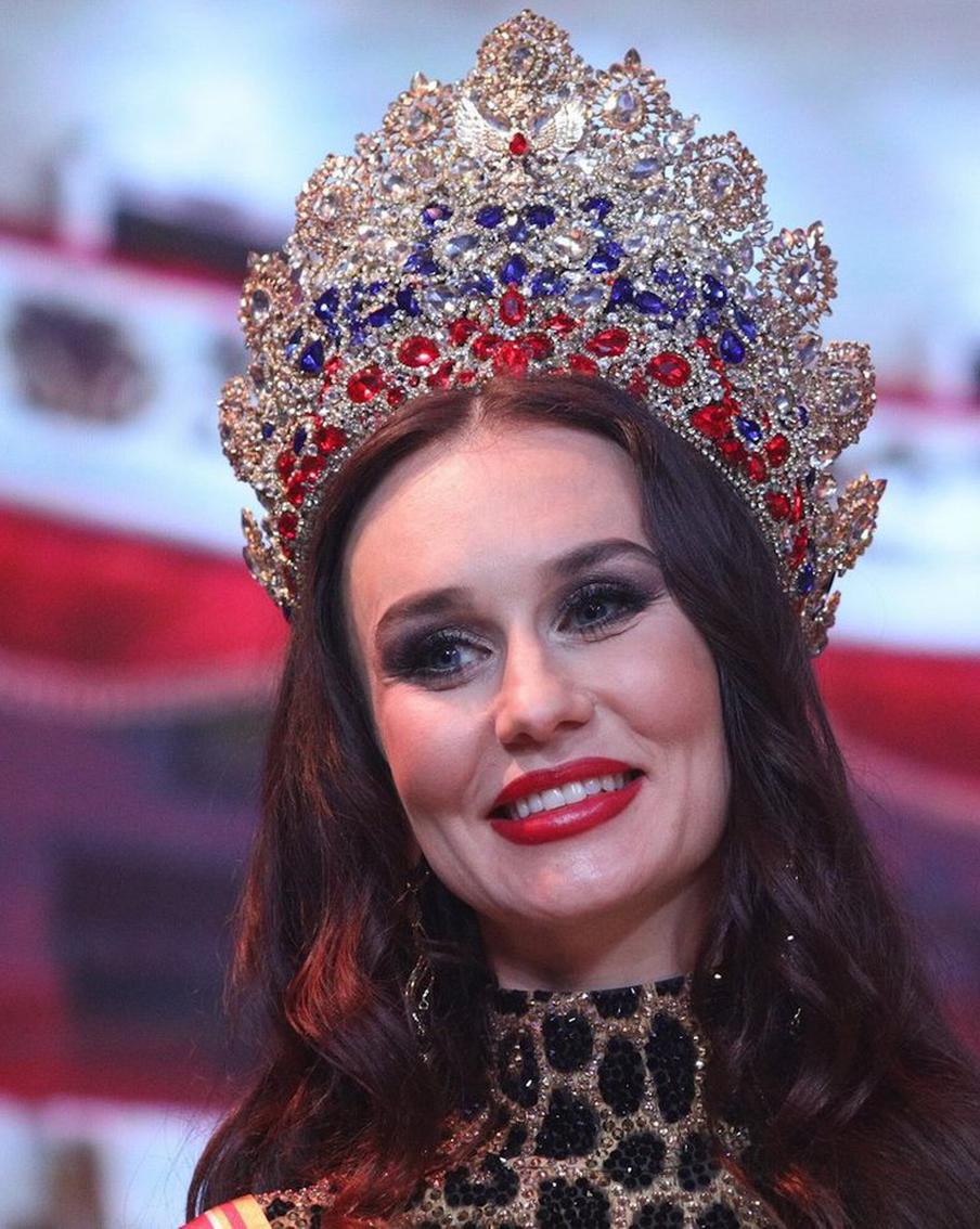 "Миссис Россия-2022" Инна Банная: Если женщину всё достало, ей нужно идти на конкурс красоты!