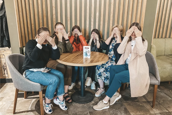 Читаем, рассуждаем и знакомимся. В Москве вновь становятся популярными книжные клубы