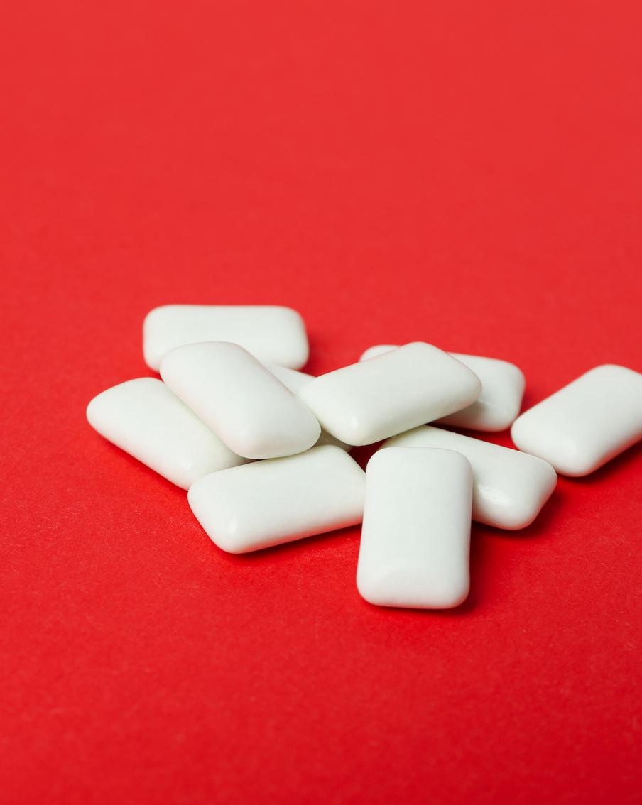 Распространение коронавируса может ограничить жвачка. Выяснили у создателей продукта, как она будет работать