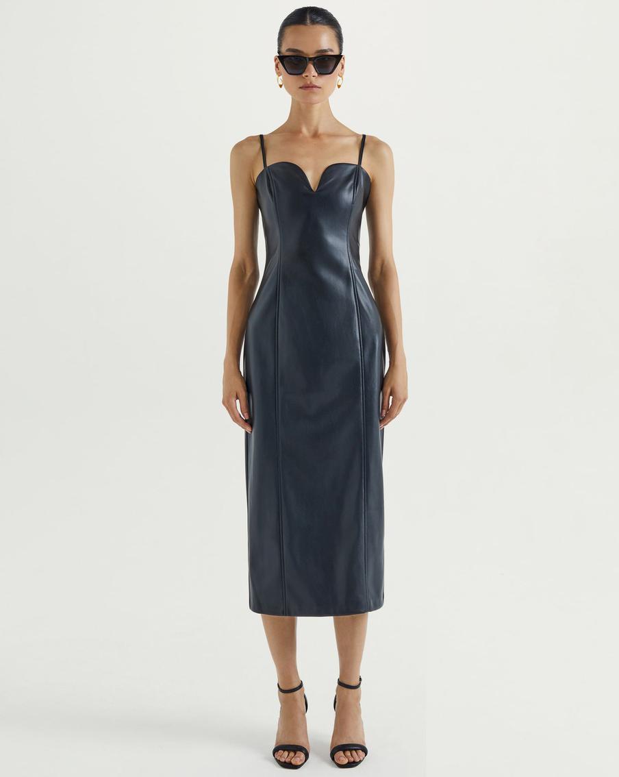 Платье из экокожи Love Republic (5599 руб.).