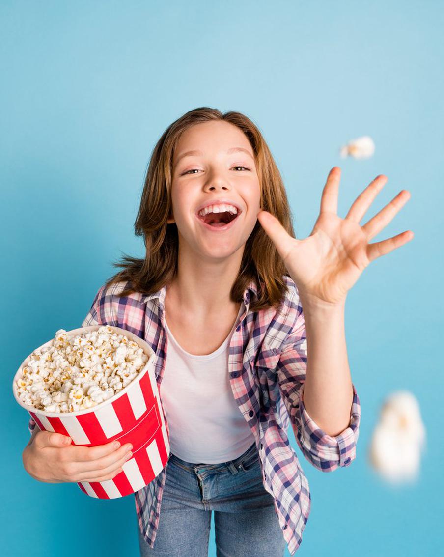 Приучите ребёнка есть вместо чипсов попкорн, а молочный шоколад пусть он заменит более полезным горьким