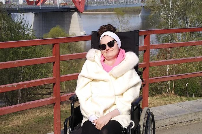 Парализованная после укуса клеща сибирячка встала на ноги и теперь развивает добрый бизнес