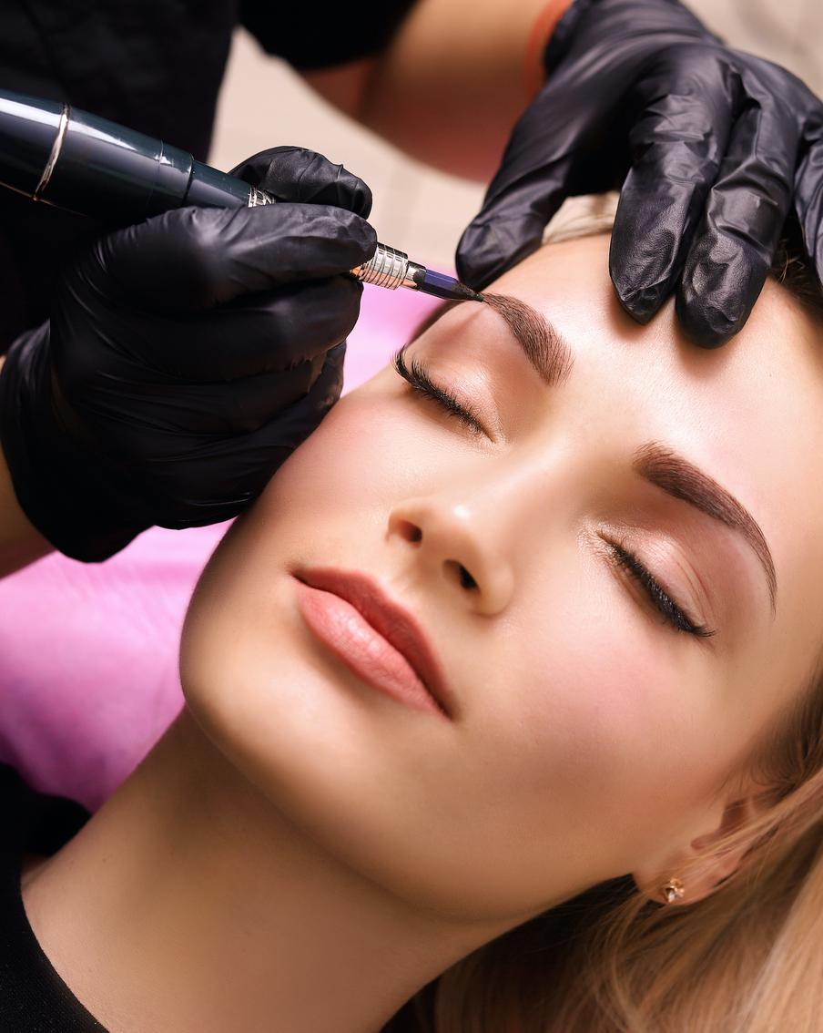 Перманентный макияж избавит вас от необходимости краситься на несколько лет