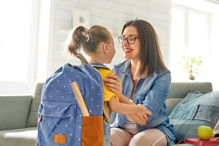 Радуемся из-за пятёрки и расстраиваемся из-за двойки. Учимся реагировать на оценки ребёнка
