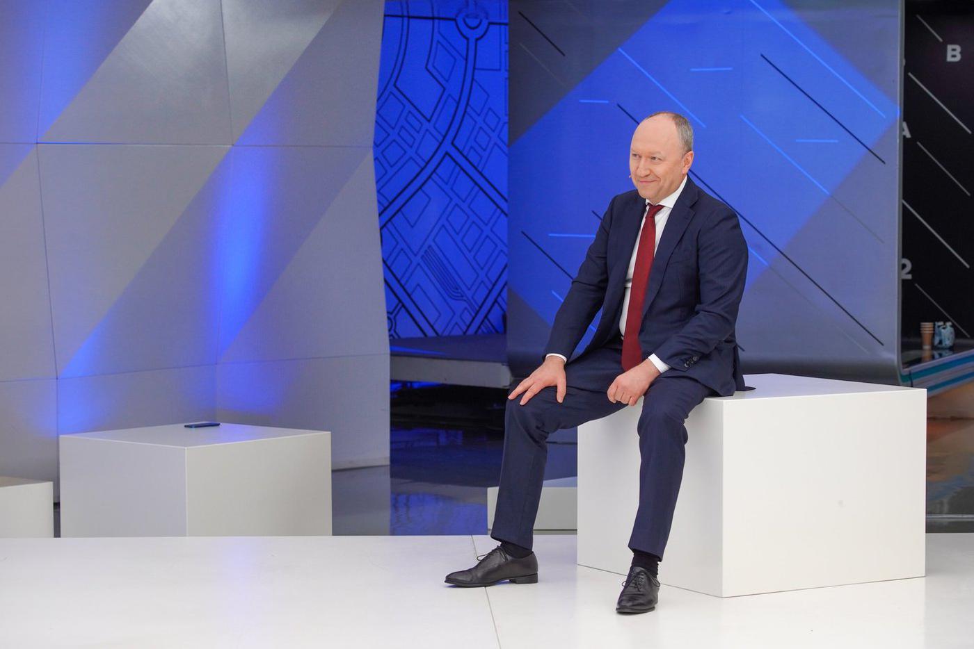 Бочкарев: На станции "Нагатинский Затон" БКЛ метро начался монтаж последних четырех панно
