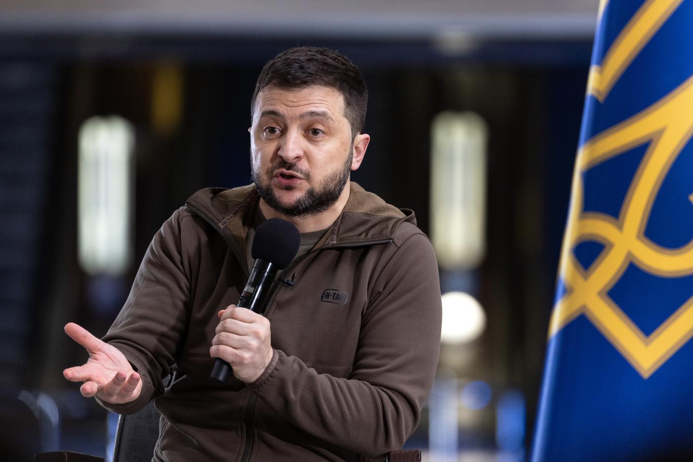 Владимир Зеленский готов был уйти в отставку ещё в феврале