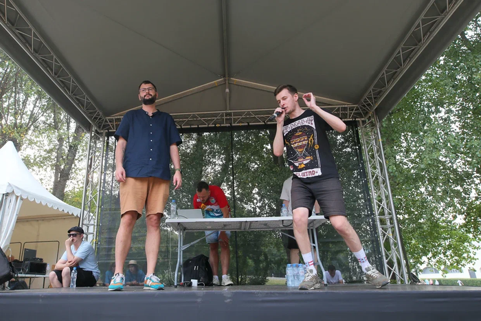 Во втором туре Серж (слева) выиграл у Степана (справа) и прошел в финал