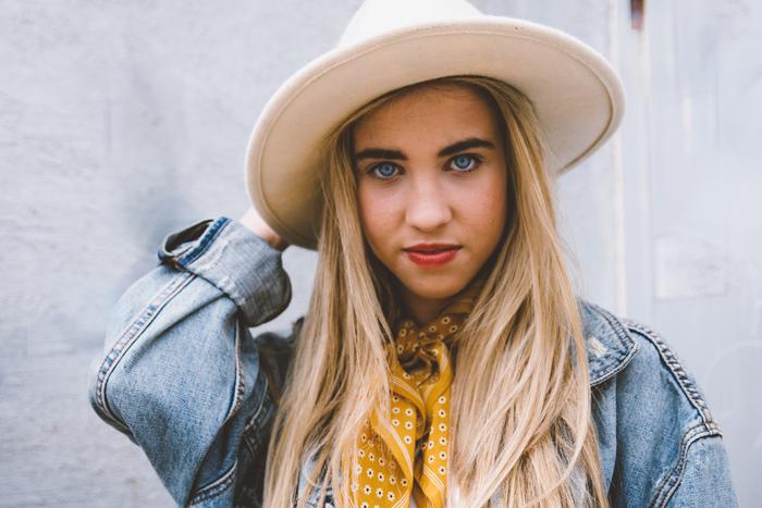 Осень уже совсем близко! Учимся правильно сочетать аксессуары с одеждой