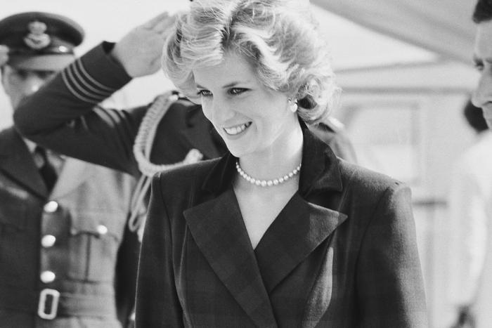 Первый врач, побывавший на месте ДТП с принцессой Дианой, дал откровенное интервью о той трагедии