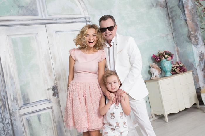 "У меня в воспитании нет слова "нельзя". Певец Владимир Лёвкин дал советы молодым родителям