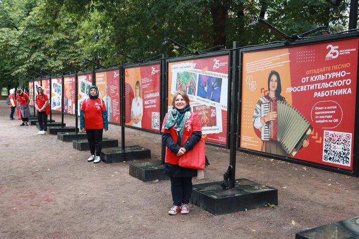 Московских мастеров прославили на Гоголевском бульваре: фотовыставка рассказывает о лучших представителях разных профессий