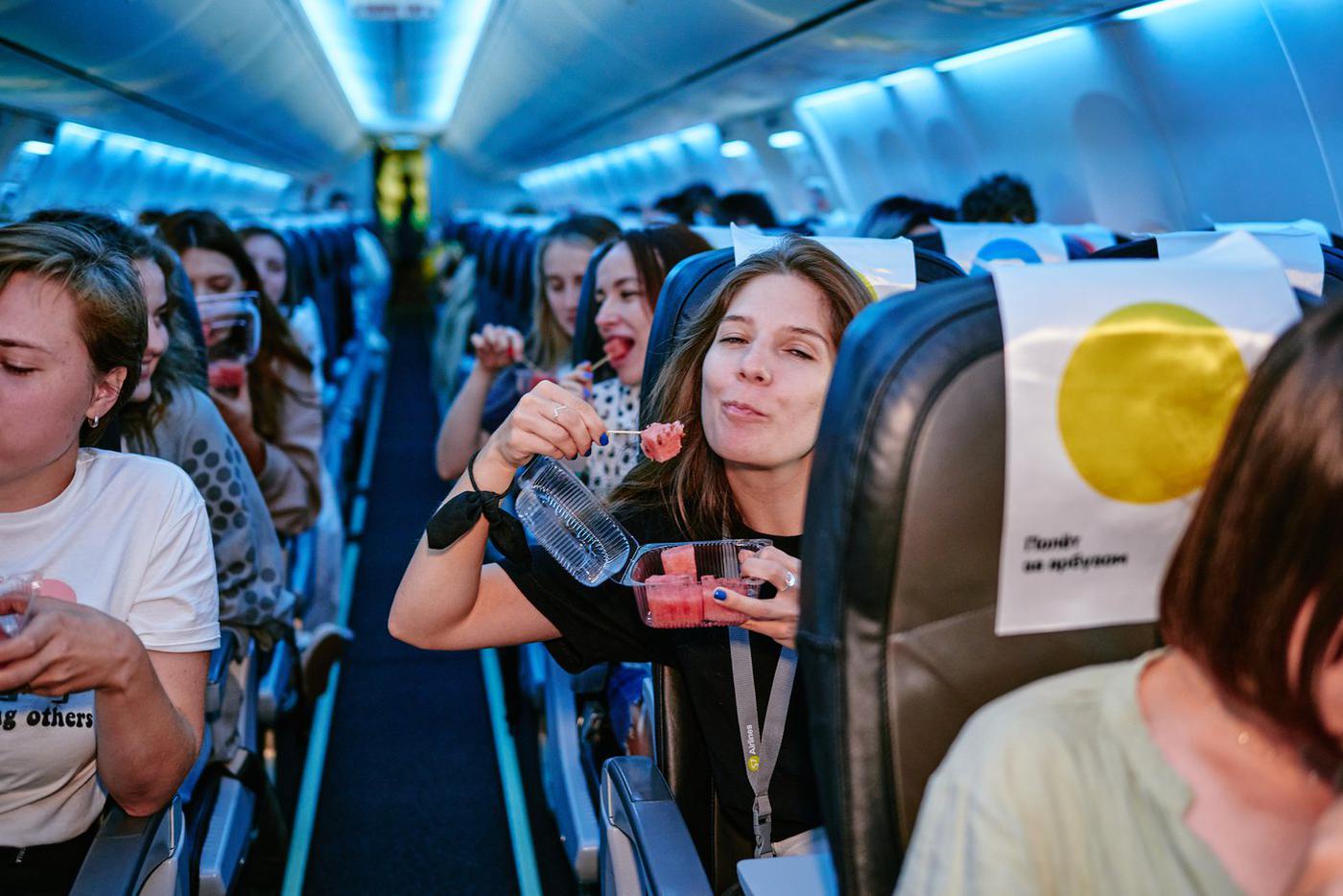 Установлен мировой рекорд по поеданию арбуза в небе